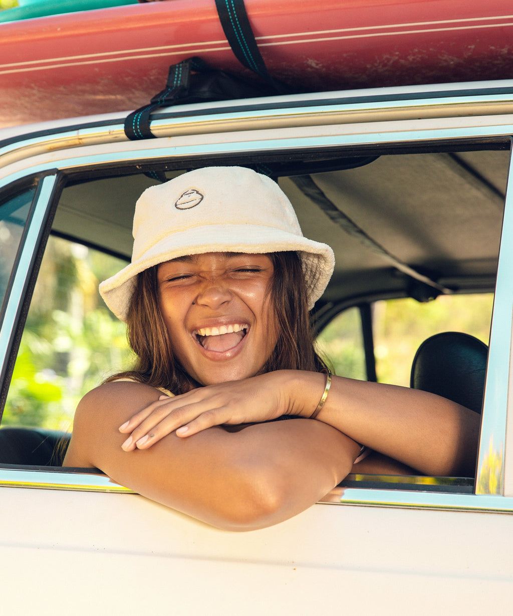 Plush Bucket Hat Q8
